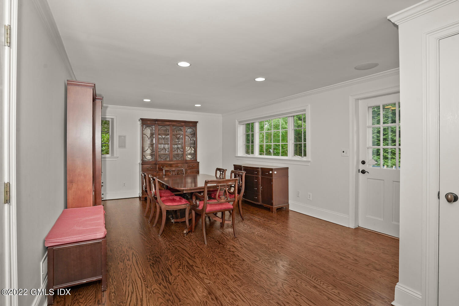 32 Welwyn Road Riverside, CT 06878 - Photo 24 of 35 32 Welwyn Rd Riverside CT-large-024-040-