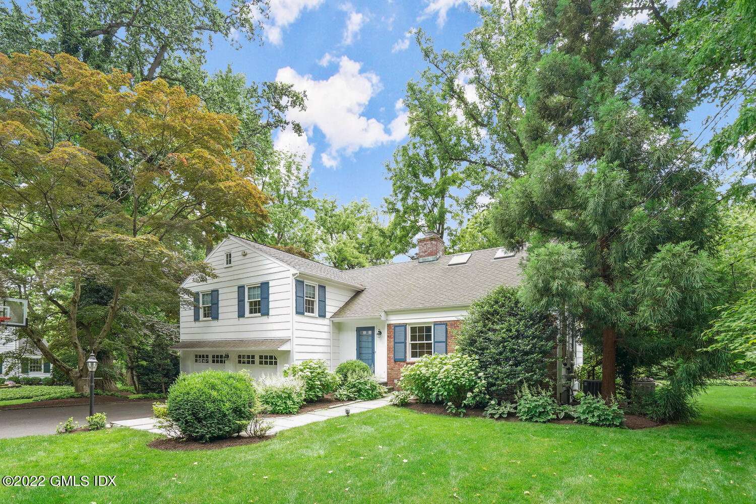 32 Welwyn Road Riverside, CT 06878 - Photo 4 of 35 32 Welwyn Rd Riverside CT-large-032-030-