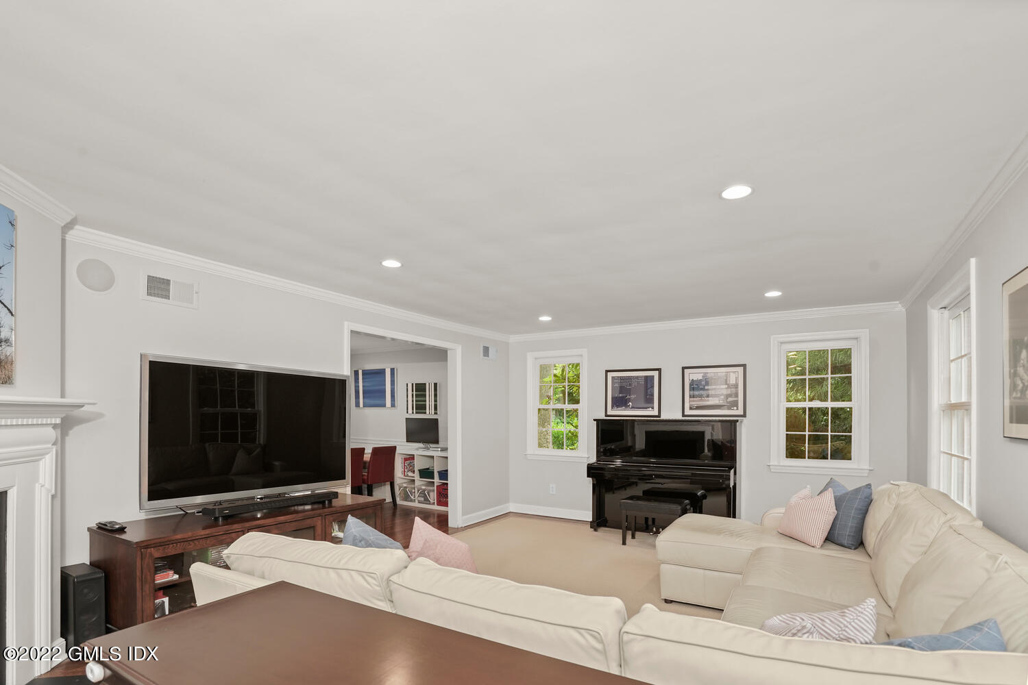 32 Welwyn Road Riverside, CT 06878 - Photo 7 of 35 32 Welwyn Rd Riverside CT-large-003-035-