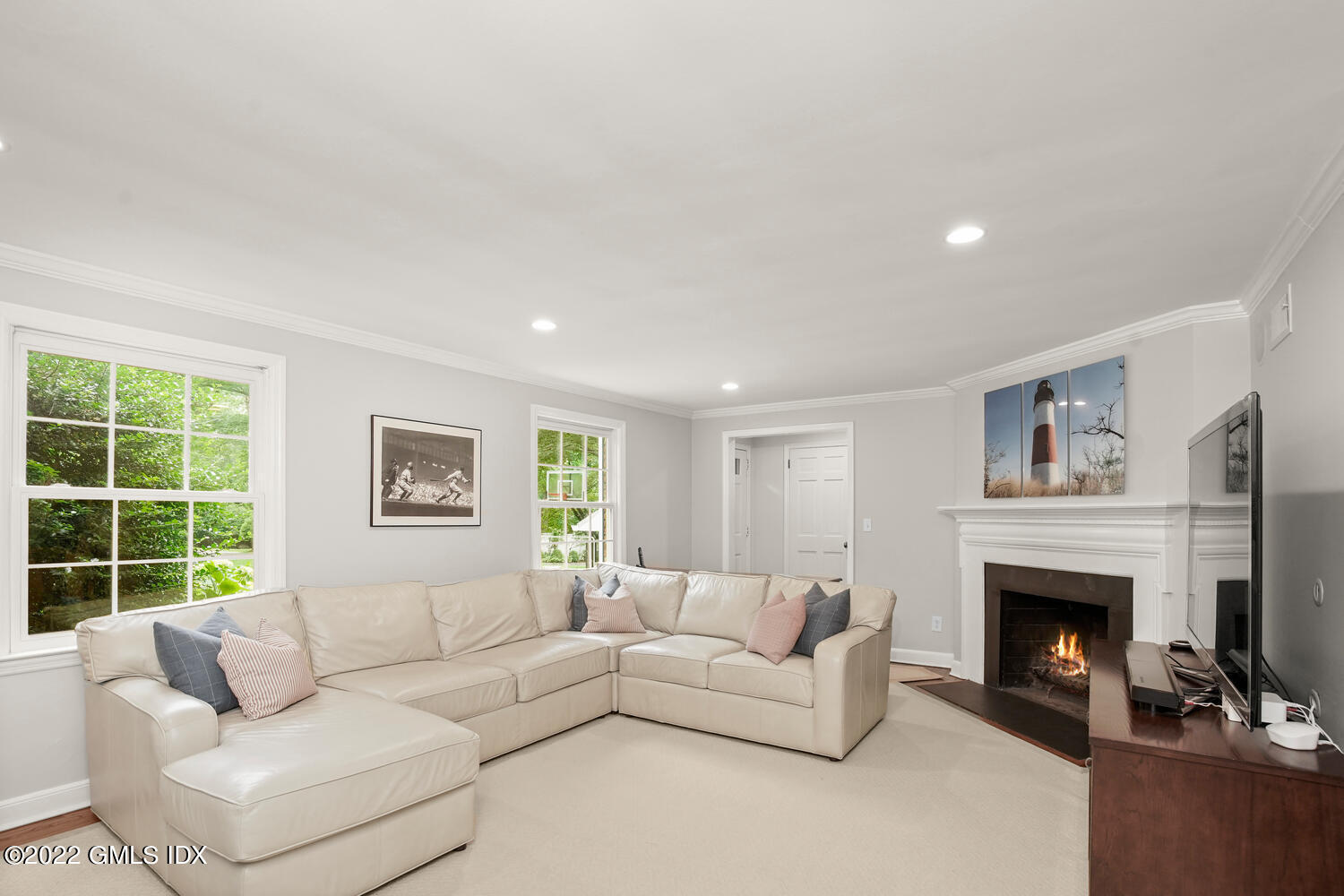 32 Welwyn Road Riverside, CT 06878 - Photo 9 of 35 32 Welwyn Rd Riverside CT-large-007-037-