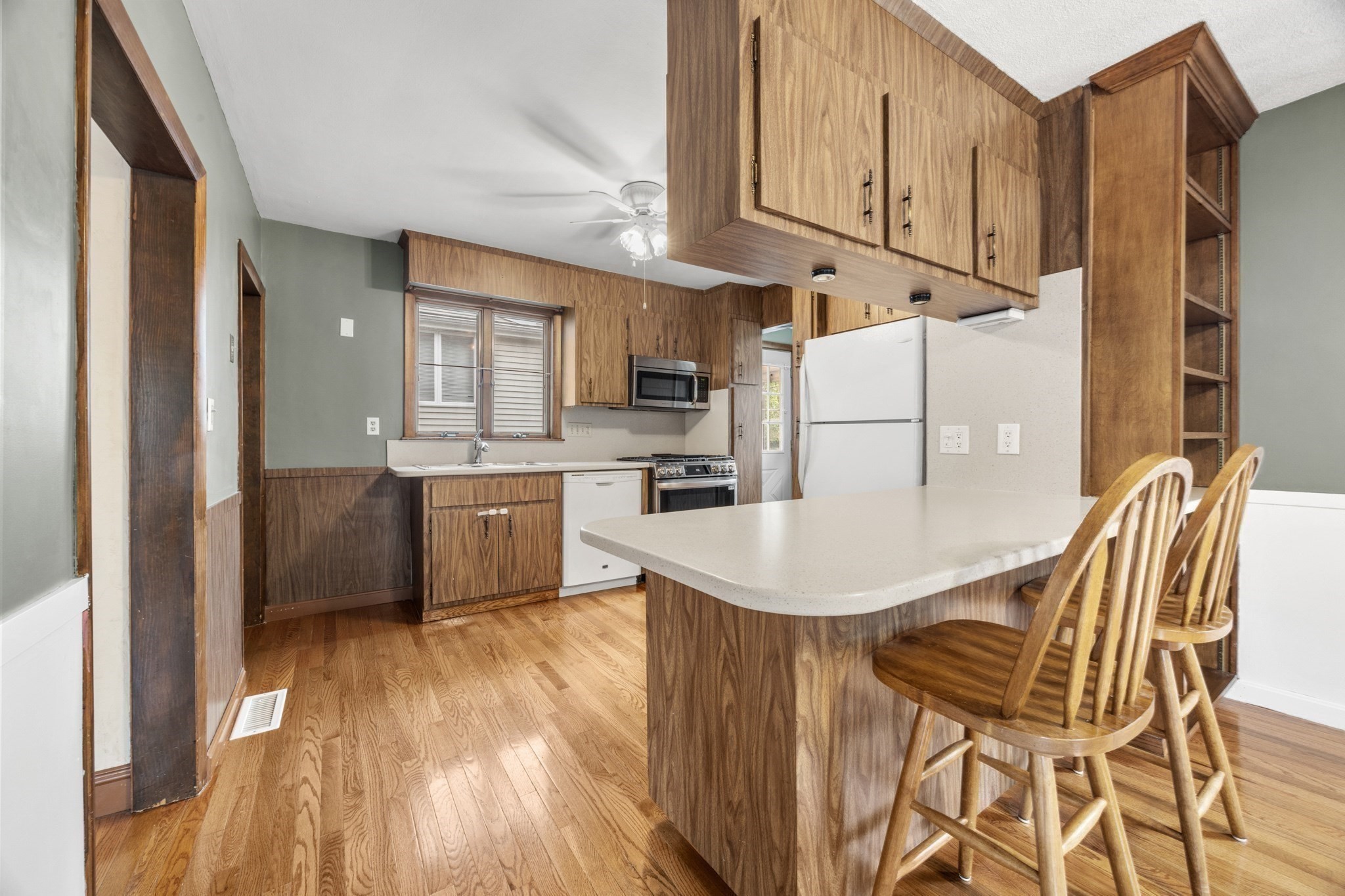 61 Edgemont Road Braintree, MA 02184 - Photo 7 of 39 Gallery Image 7