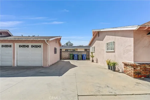 a view of a house with a outdoor space