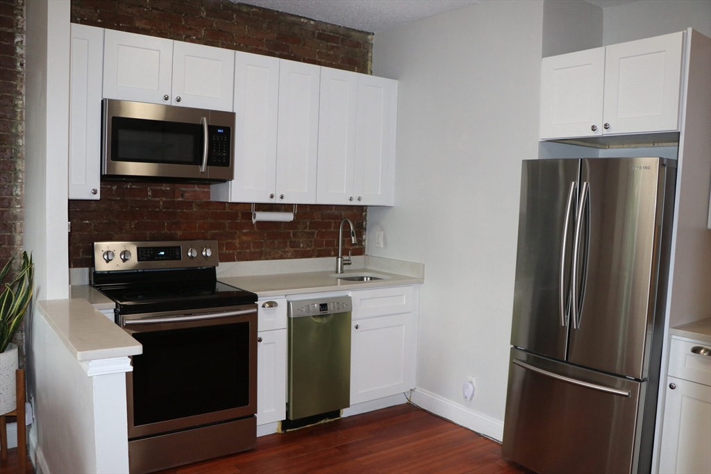 320 Warren Street, Unit 2 Boston, MA 02119 - Photo 9 of 22 Gallery Image 9
