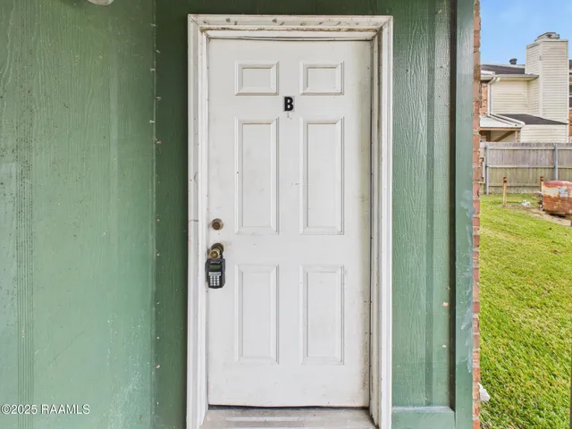 $850 | 114 Hummingbird Lane, Unit B, Lafayette, LA 70506