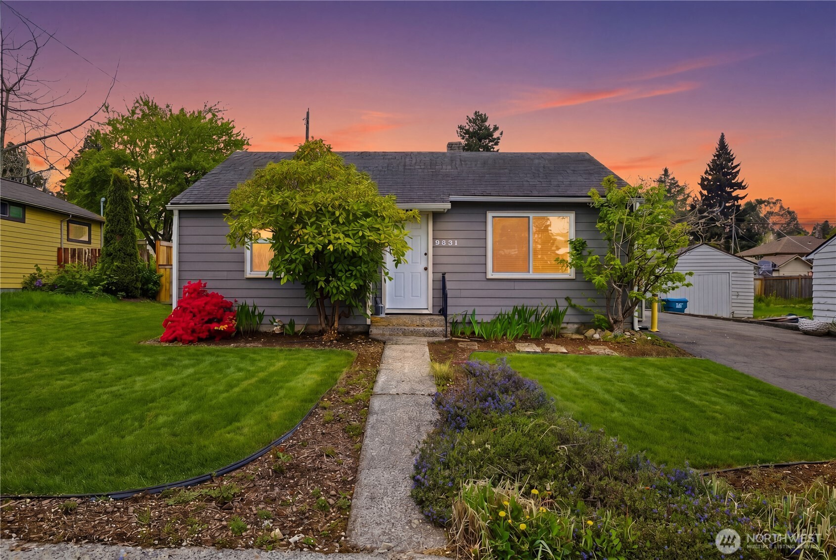 9831 33rd Avenue Southwest Seattle, WA 98126 - Photo 1 of 24