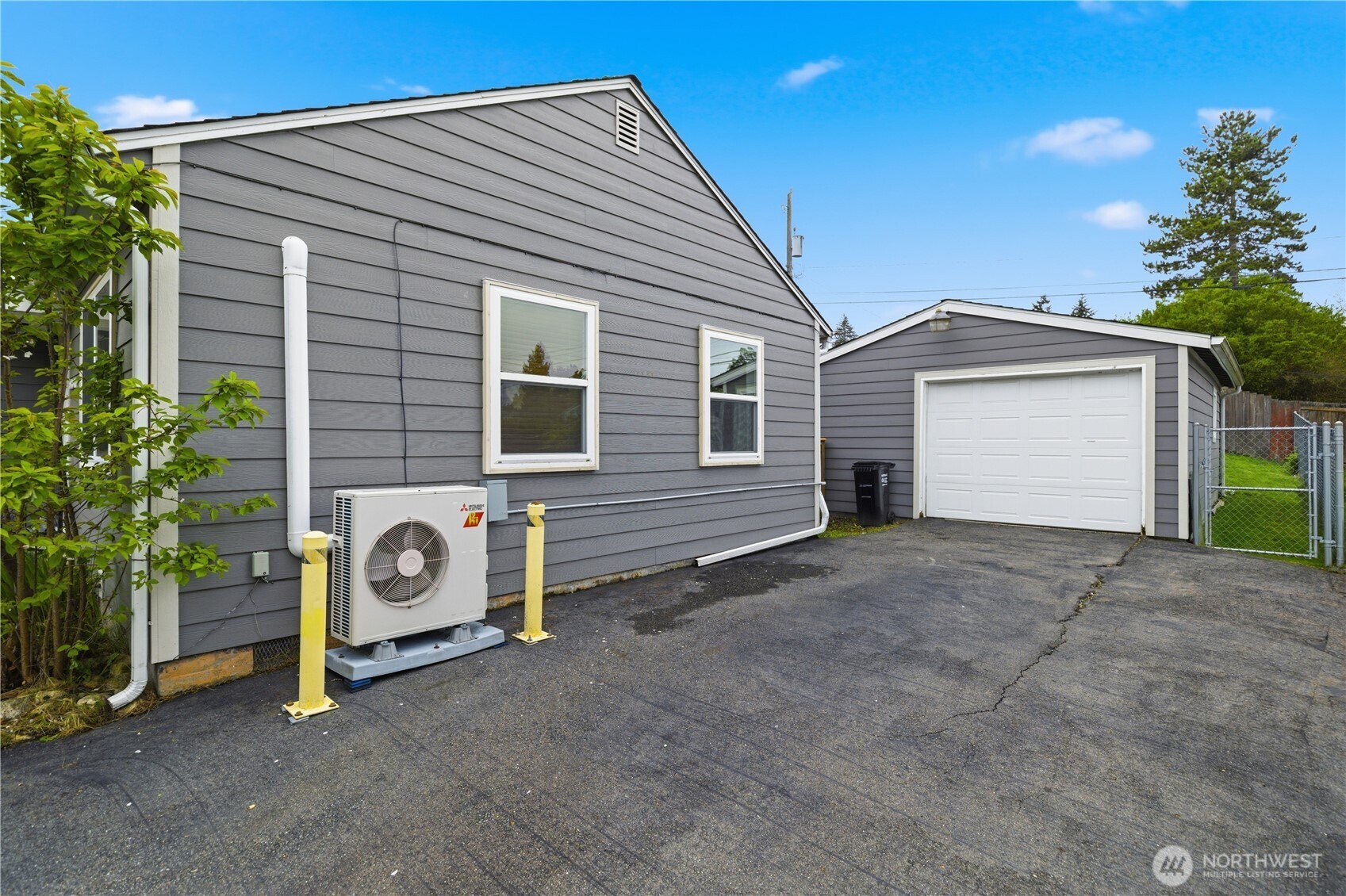 9831 33rd Avenue Southwest Seattle, WA 98126 - Photo 18 of 24