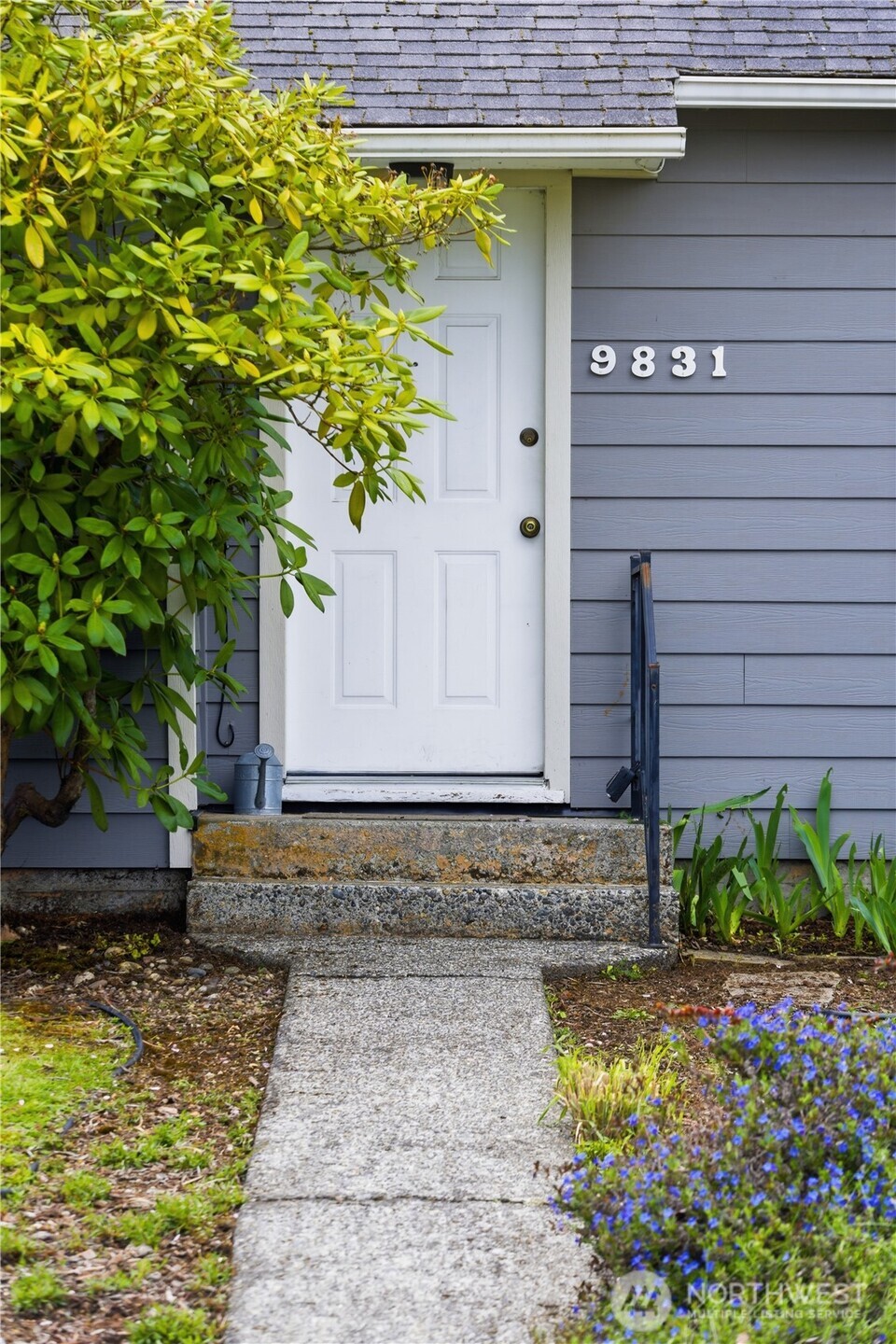 9831 33rd Avenue Southwest Seattle, WA 98126 - Photo 4 of 24