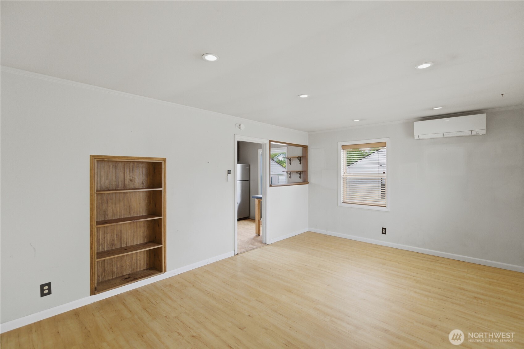 9831 33rd Avenue Southwest Seattle, WA 98126 - Photo 5 of 24