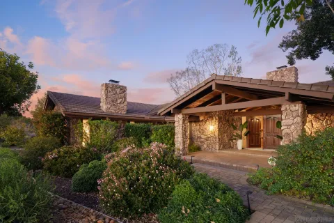 $2,295,000 | 15943 Ranch Hollow Road, Poway, CA 92064