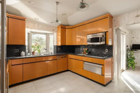 $2,295,000 | 15943 Ranch Hollow Road, Poway, CA 92064