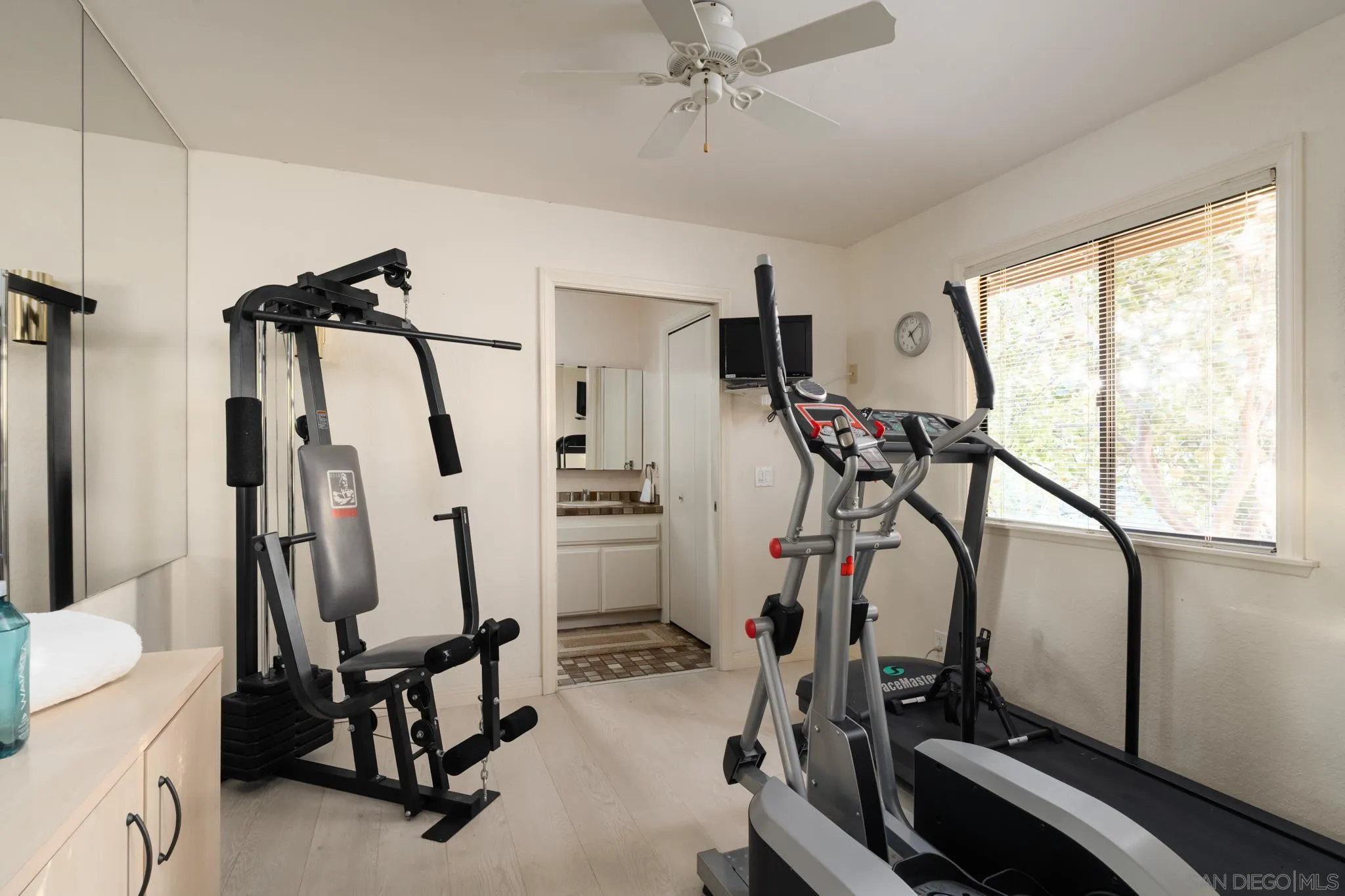 15943 Ranch Hollow Road Poway, CA 92064 - Photo 16 of 42