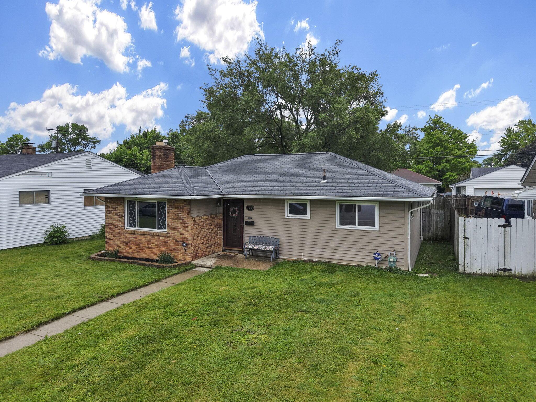 126 Oxley Road Columbus, OH 43228 - Photo 4 of 46