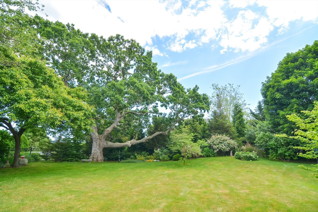 26 Fairhaven Road Mattapoisett, MA 02739 - Photo 10 of 42 Gallery Image 10