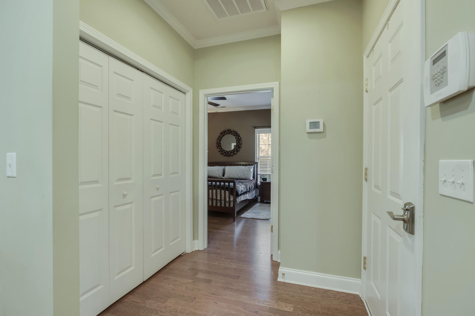 124 Hardinberry Street Oak Ridge, TN 37830 - Photo 15 of 19 15_HardinberryRoad_124_Laundry-MasterHal