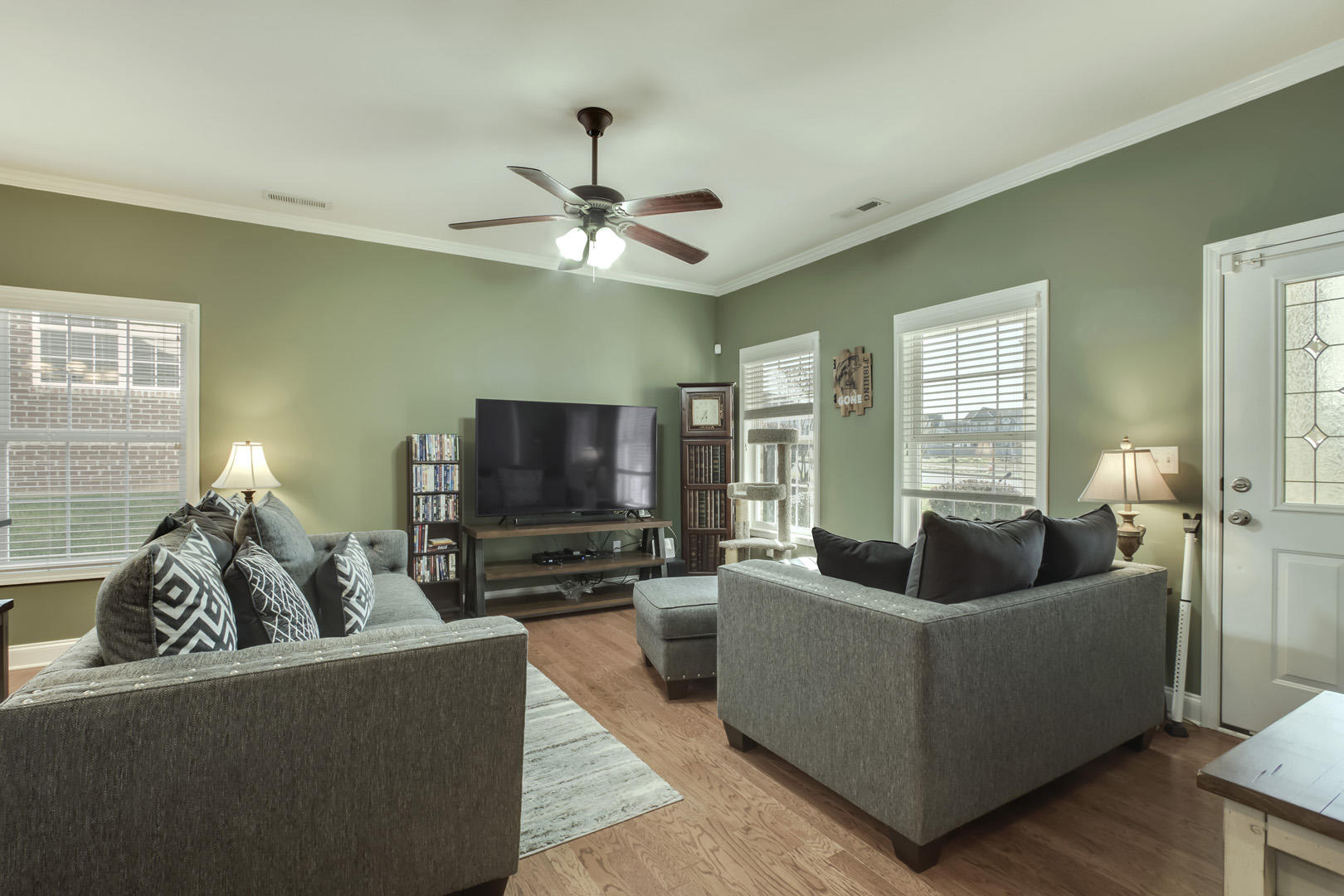 124 Hardinberry Street Oak Ridge, TN 37830 - Photo 4 of 19 04_HardinberryRoad_124_Livning02