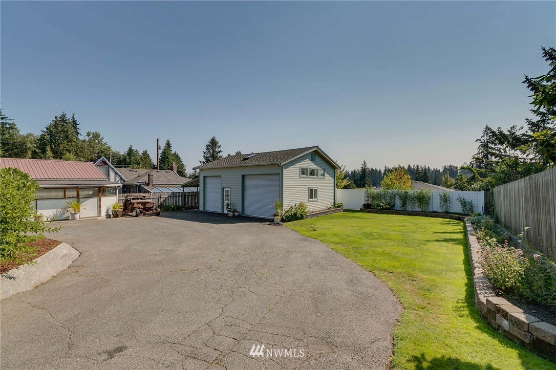 6003 Cady Road Everett, WA 98203 - Photo 3 of 25