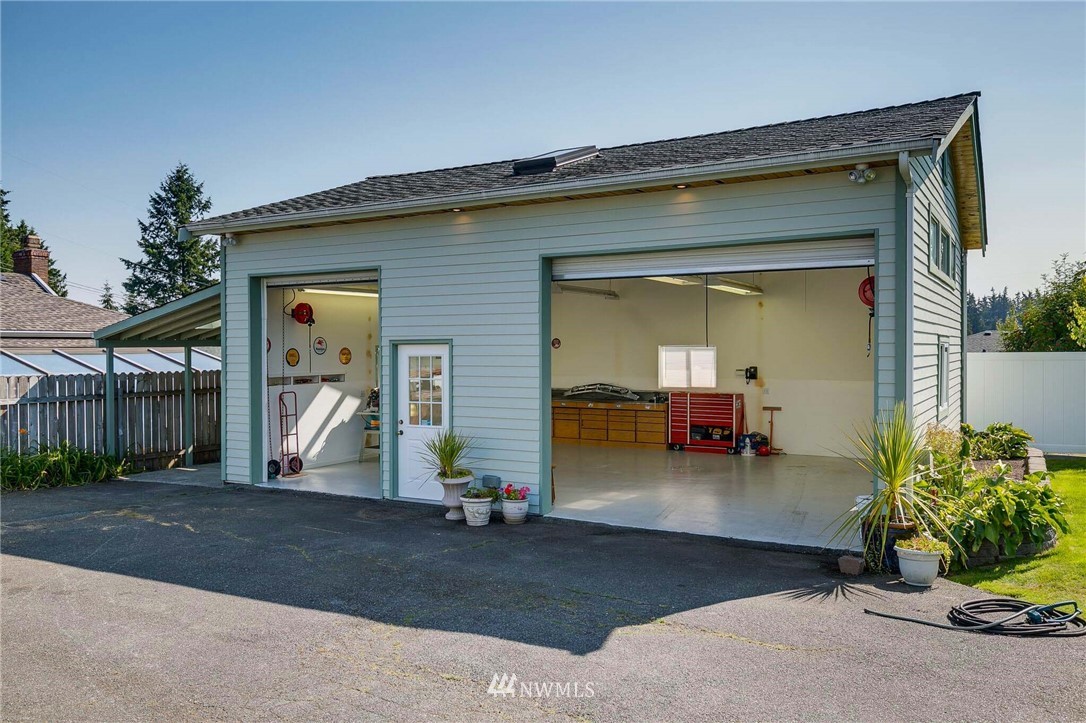 6003 Cady Road Everett, WA 98203 - Photo 4 of 25