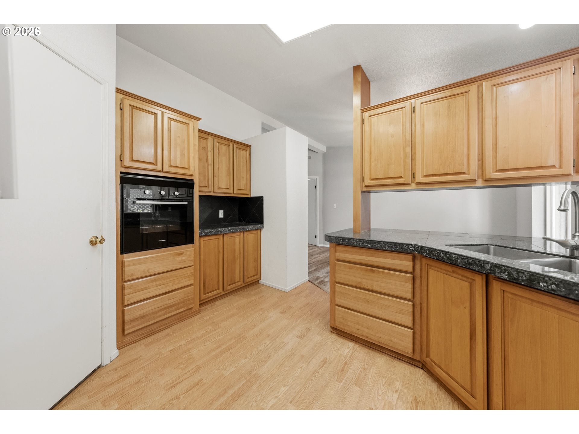 180 Twin Oaks Loop Winston, OR 97496 - Photo 12 of 43 Kitchen