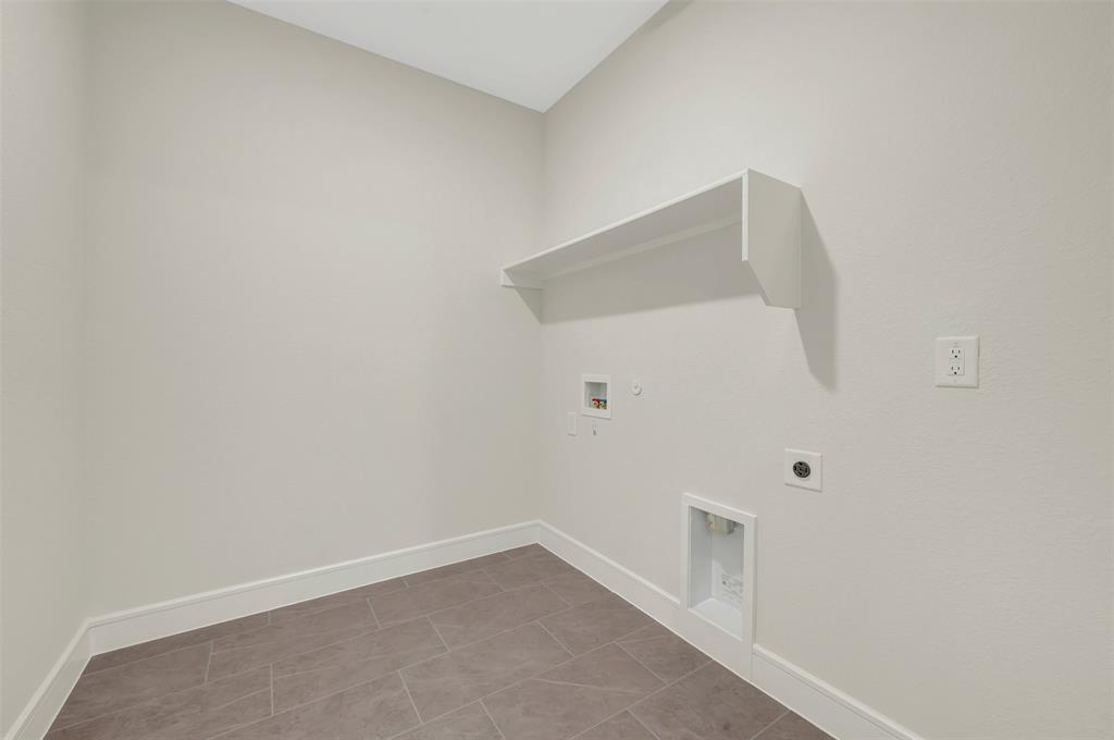 11460 Wulstone Road Fort Worth, TX 76052 - Photo 33 of 40 a view of an empty room
