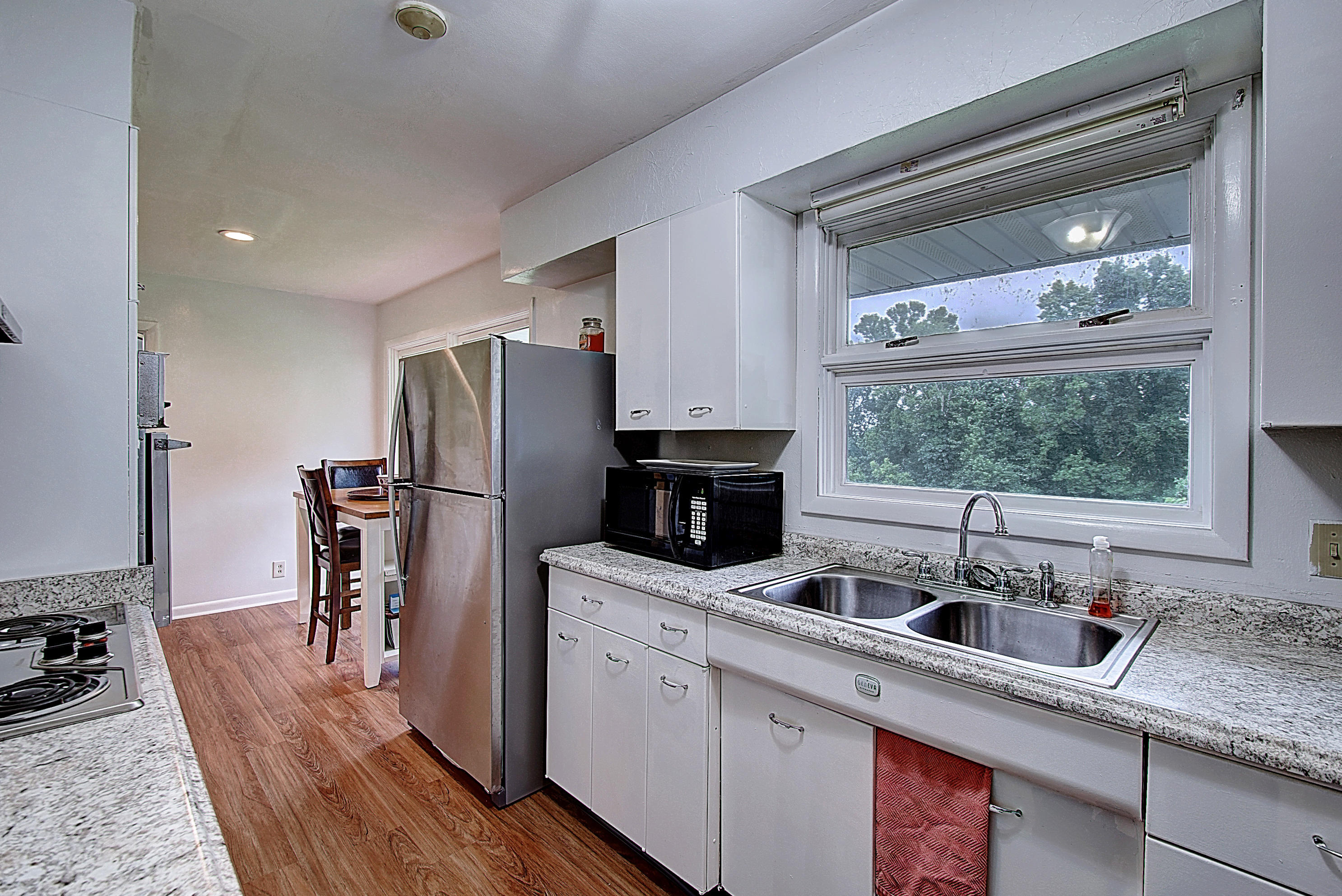 4829 Edens View Road Kingsport, TN 37664 - Photo 17 of 42 New kitchen counters
