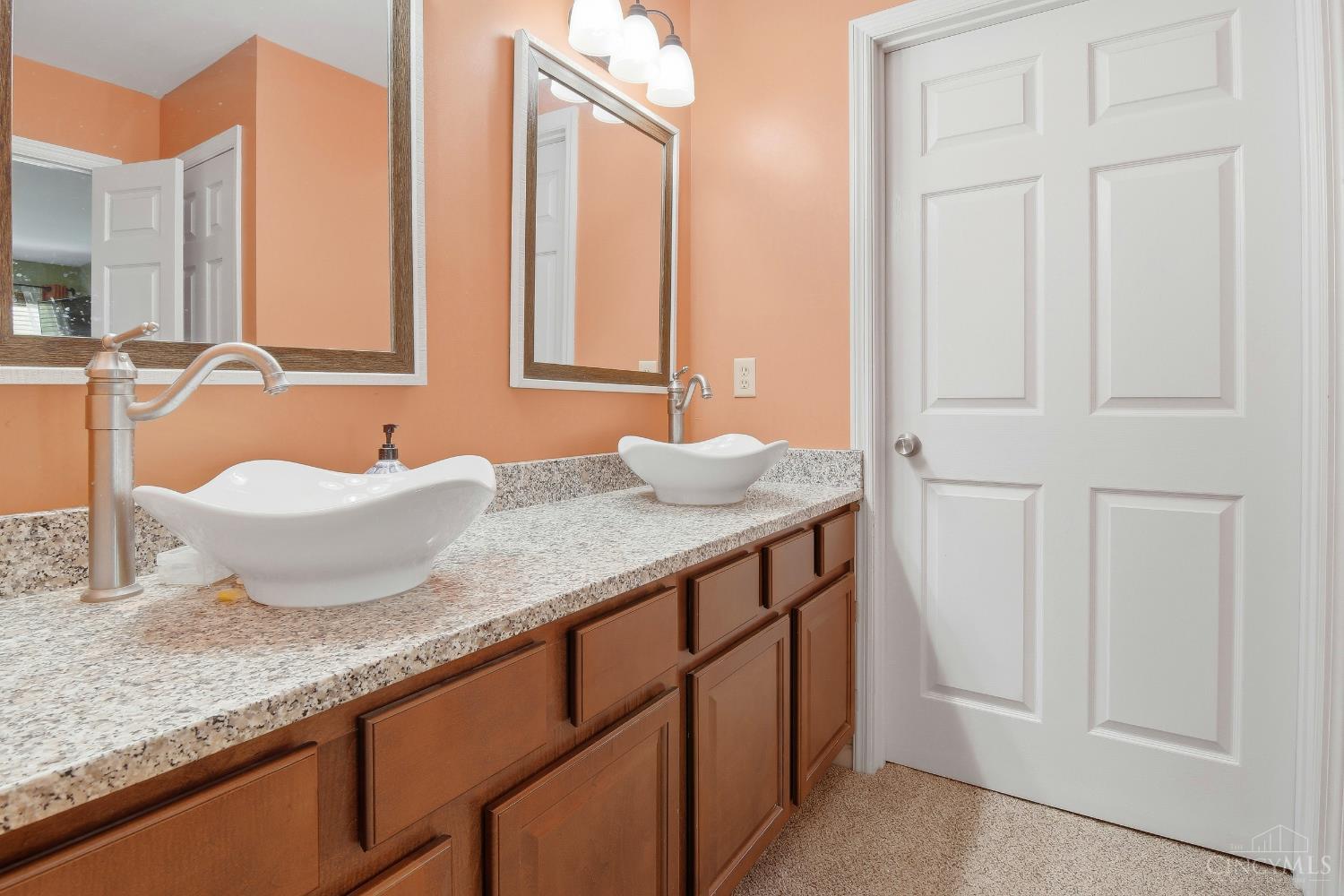 4374 Boomer Road Cincinnati, OH 45247 - Photo 29 of 49
