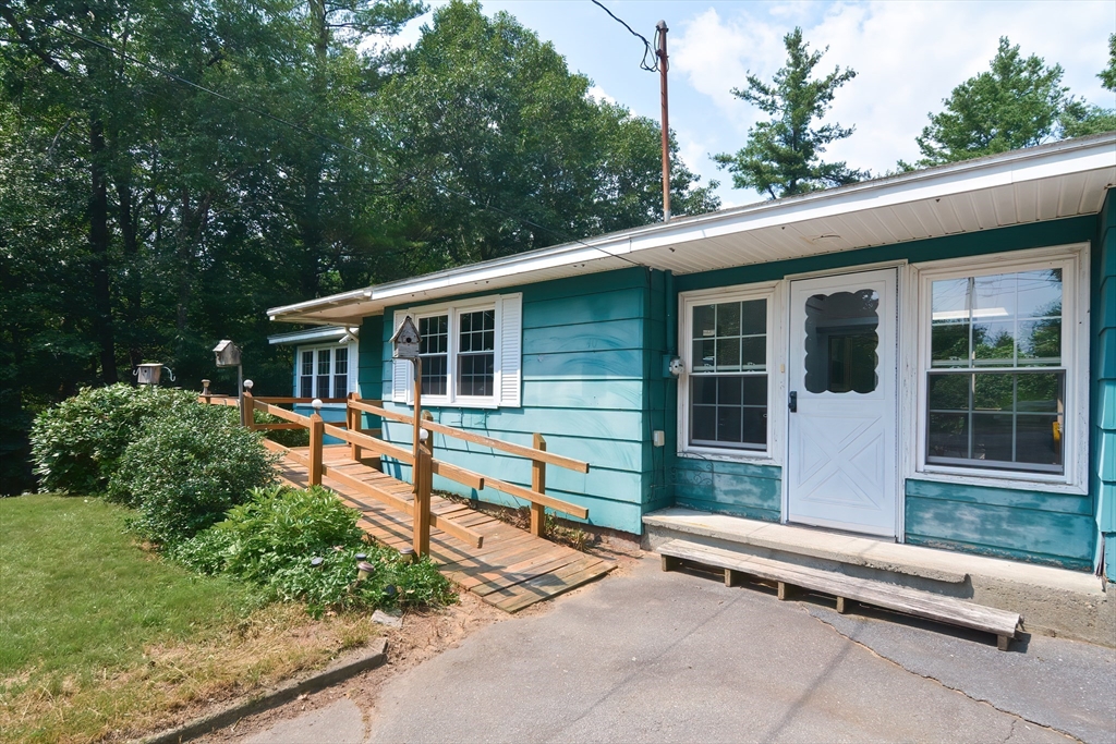 40 Eastern Avenue Lunenburg, MA 01462 - Photo 2 of 42 a front view of a house with porch