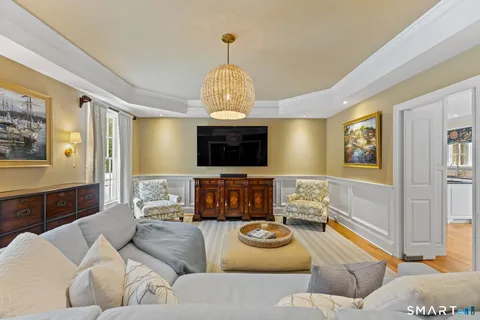 $1,975,000 | 10 Pheasant Hill Road, Weston, CT 06883