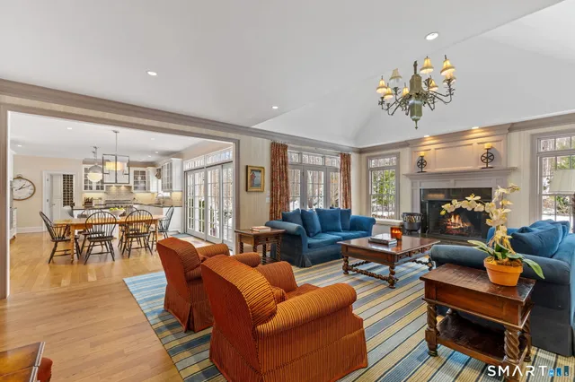 $1,975,000 | 10 Pheasant Hill Road, Weston, CT 06883