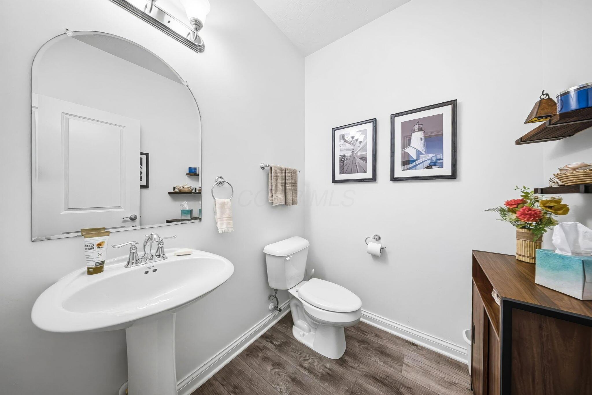 6183 Ray's Way, Unit 25 Hilliard, OH 43026 - Photo 12 of 88 Half Bathroom