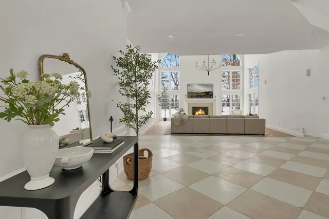 $1,650,000 | 120 Stonebridge Court, Green Bay, WI 54313