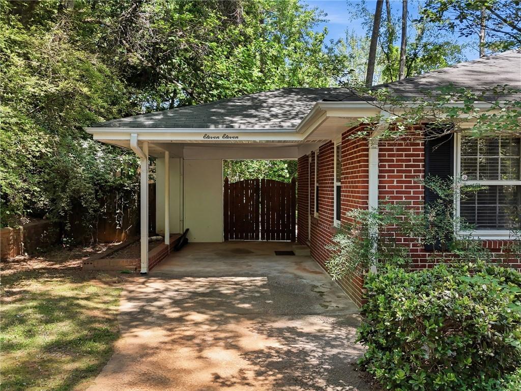 1111 North Valley Drive Decatur, GA 30033 - Photo 5 of 36