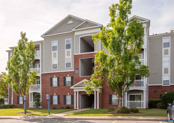 $229,900 | 122 Yellowstone Drive, Unit 208, Charlottesville, VA 22903