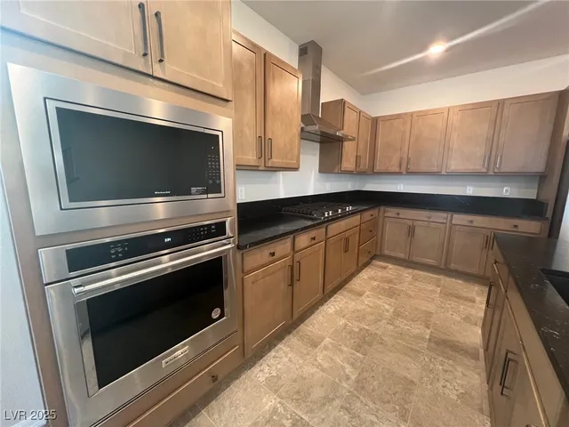 $2,595 | 7939 Terra Barossa Street, Las Vegas, NV 89113