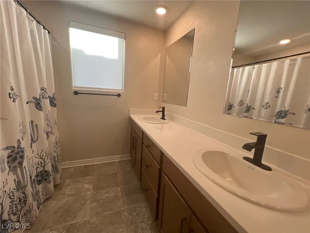 $2,595 | 7939 Terra Barossa Street, Las Vegas, NV 89113
