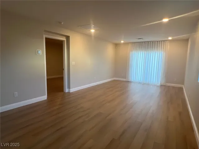 $2,595 | 7939 Terra Barossa Street, Las Vegas, NV 89113