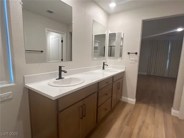 $2,595 | 7939 Terra Barossa Street, Las Vegas, NV 89113