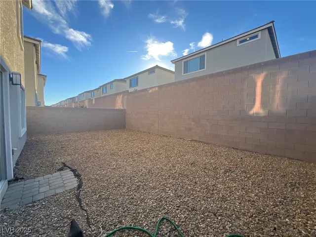 $2,595 | 7939 Terra Barossa Street, Las Vegas, NV 89113