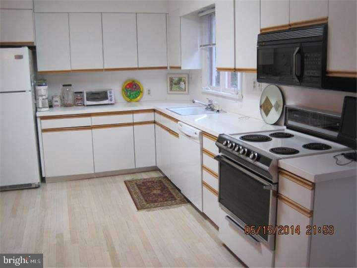 8 Eton Road Yardley, PA 19067 - Photo 2 of 9 Kitchen