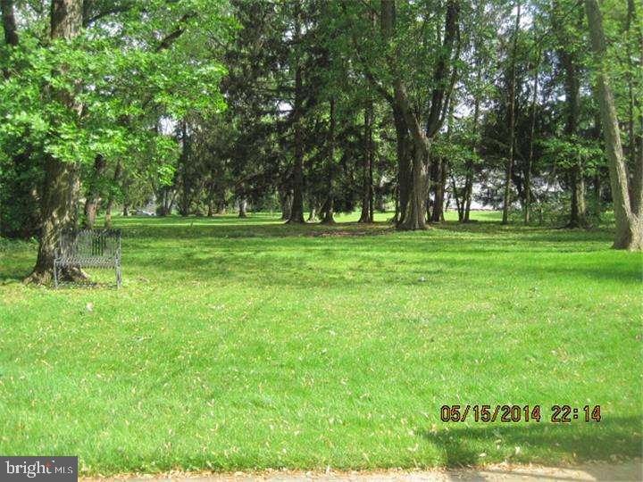 8 Eton Road Yardley, PA 19067 - Photo 9 of 9 View in Back