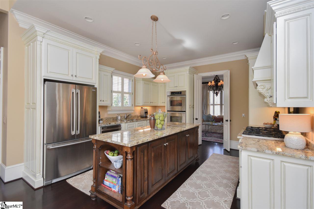 10 Mitchell Spring Court Simpsonville, SC 29681 - Photo 7 of 36 Gallery Image 7
