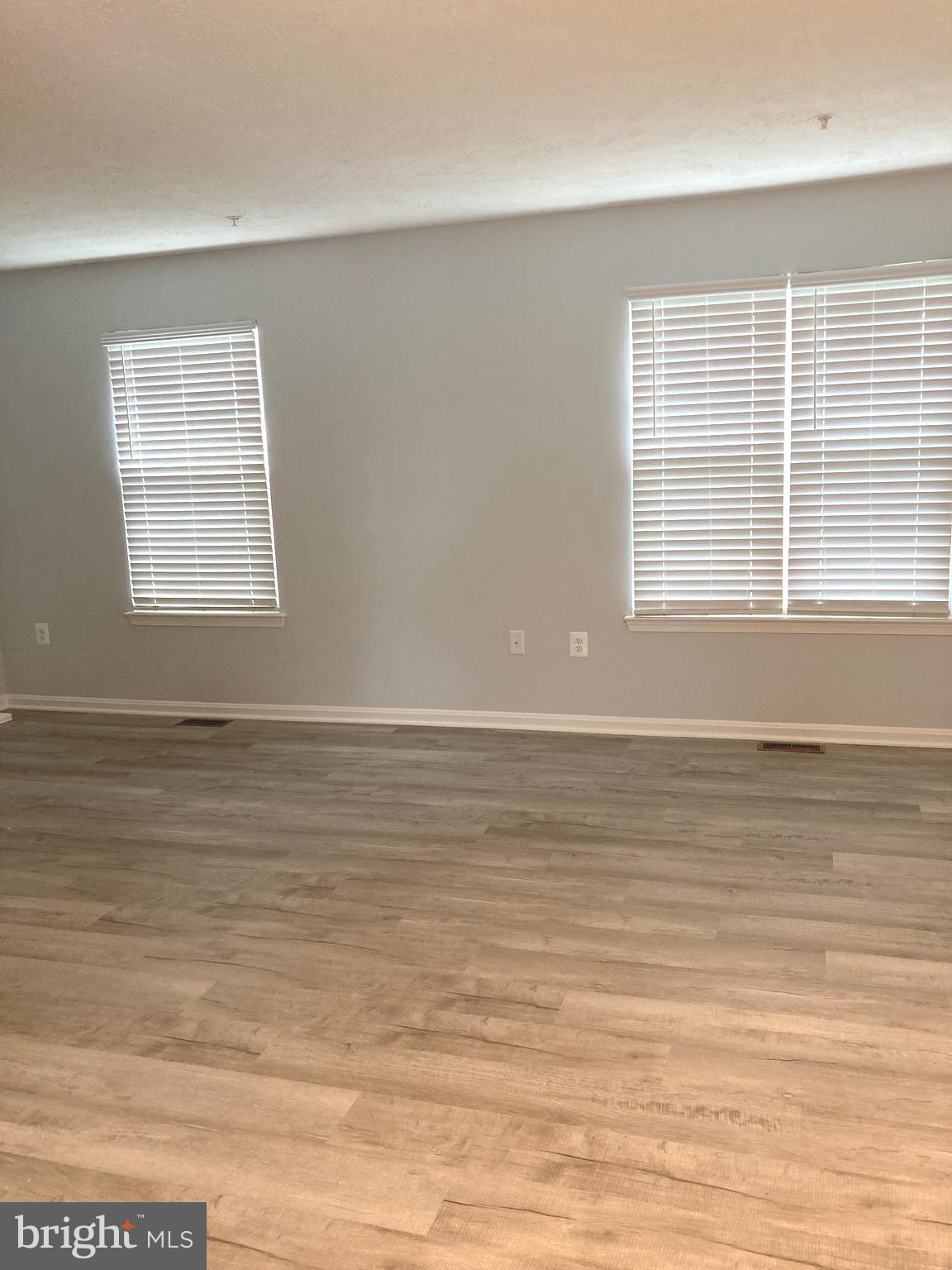 5775 Springfish Place Waldorf, MD 20603 - Photo 19 of 51 All windows have pull down blinds--shade or sun!