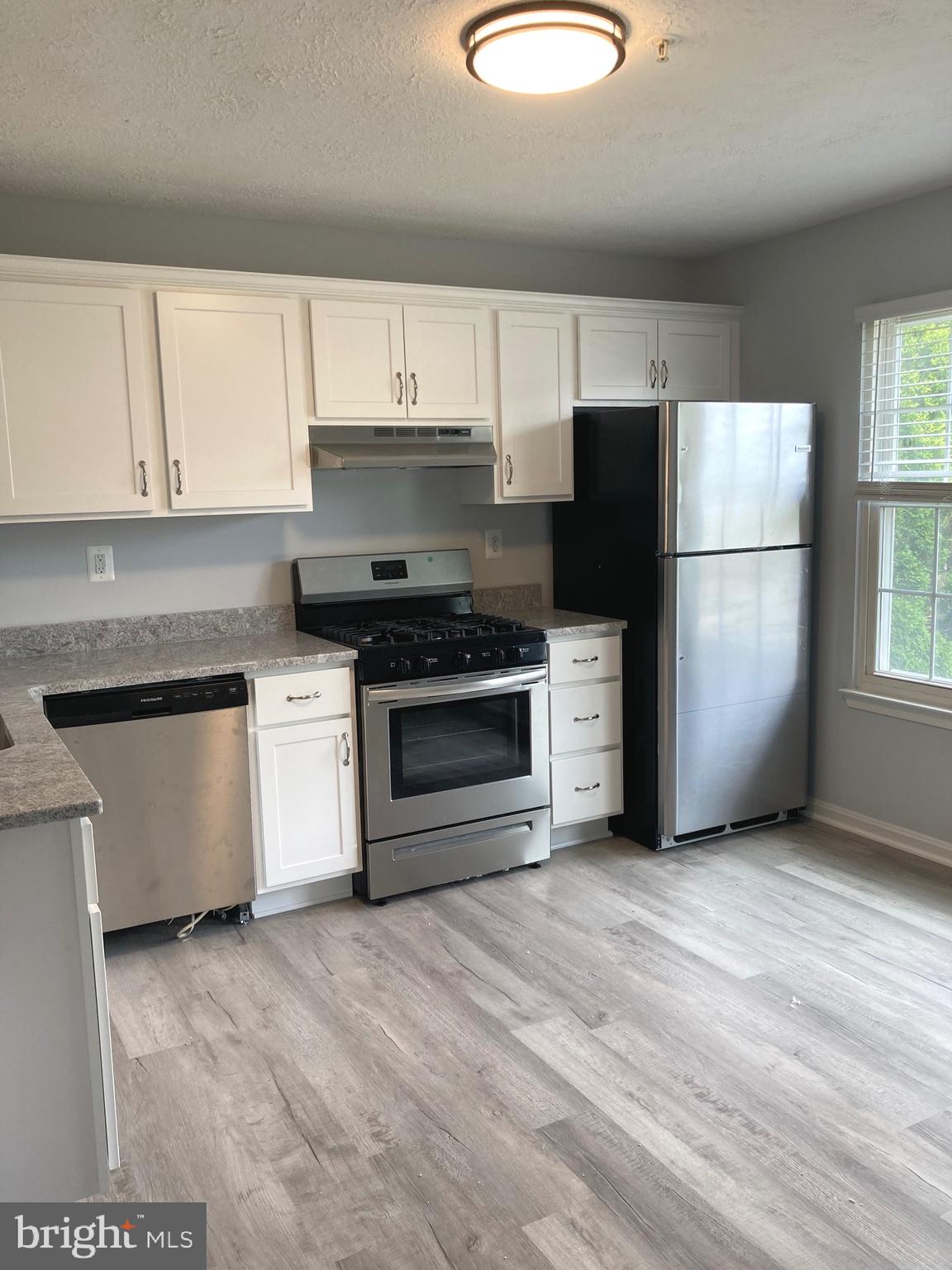 5775 Springfish Place Waldorf, MD 20603 - Photo 6 of 51 New cabinets have crown molding