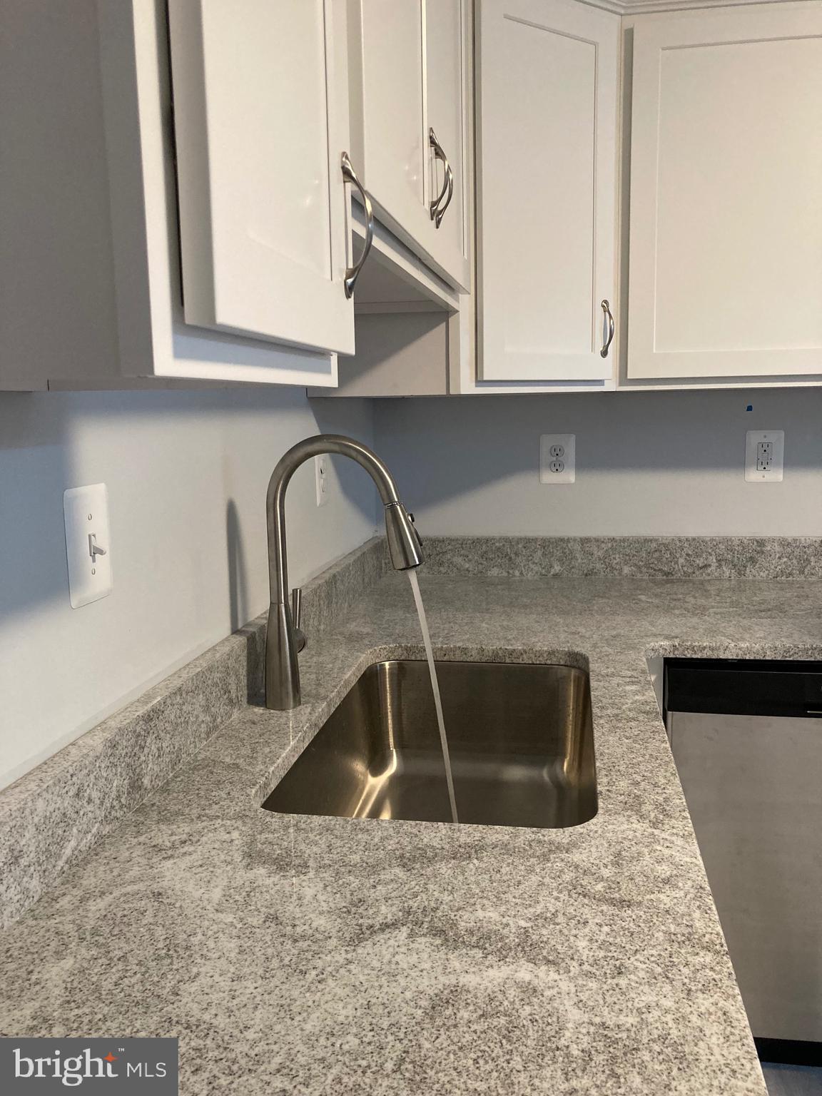 5775 Springfish Place Waldorf, MD 20603 - Photo 10 of 51 Lots of granite counter space