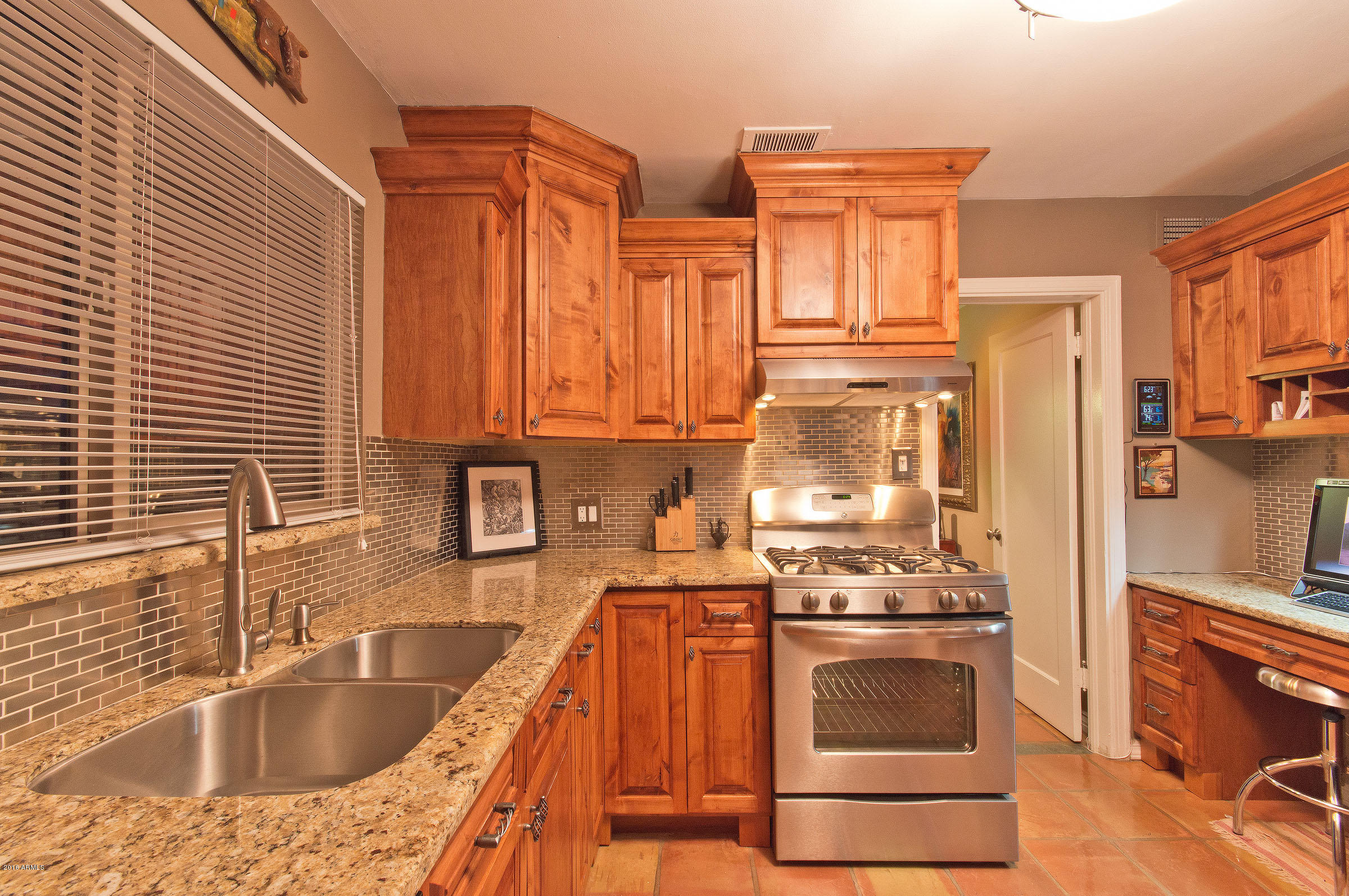 1401 East Monte Vista Road Phoenix, AZ 85006 - Photo 8 of 30 kitchen b