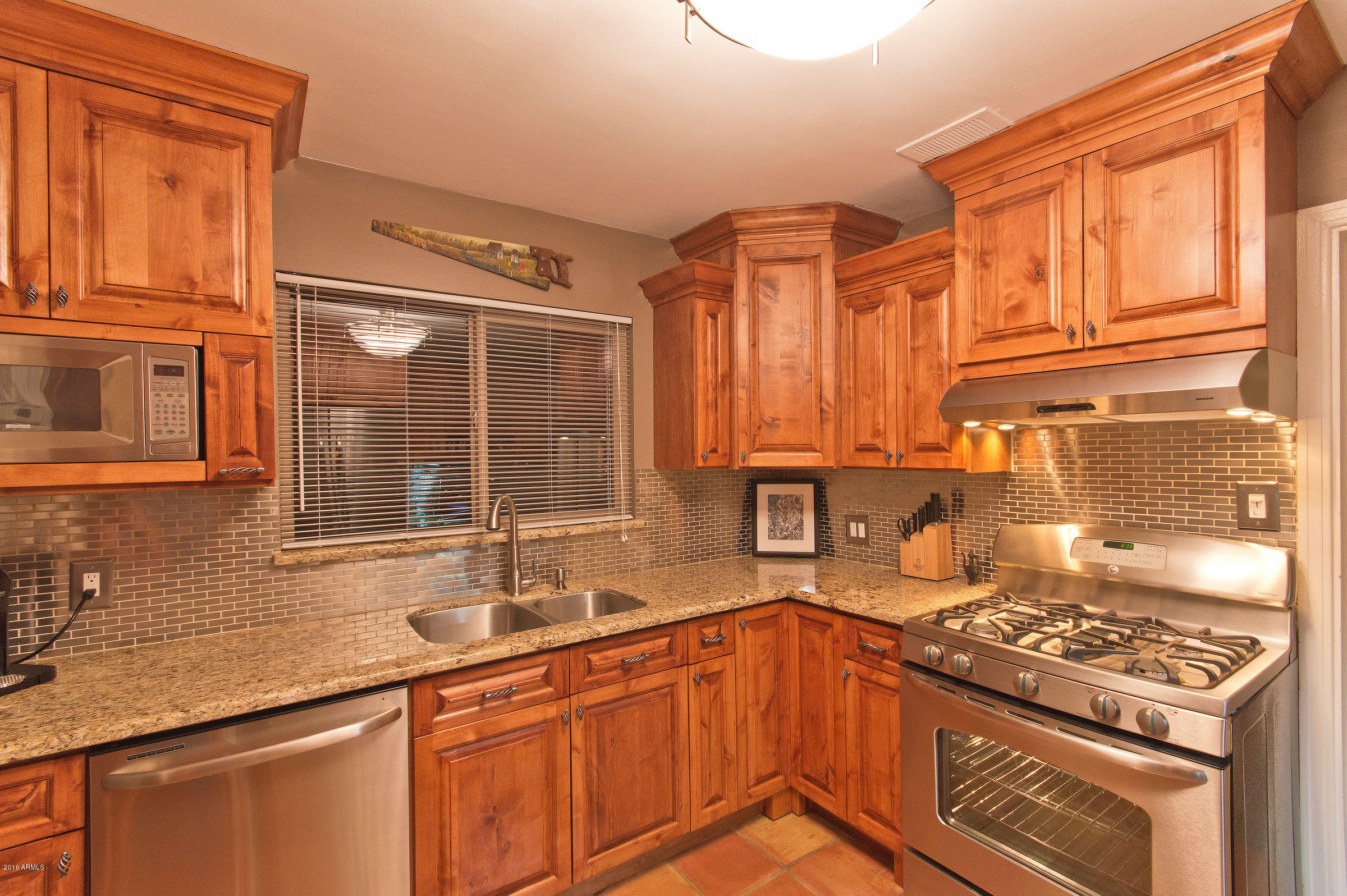 1401 East Monte Vista Road Phoenix, AZ 85006 - Photo 10 of 30 kitchen d