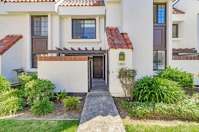 $1,325,000 | 19972 Portal Plaza, Cupertino, CA 95014
