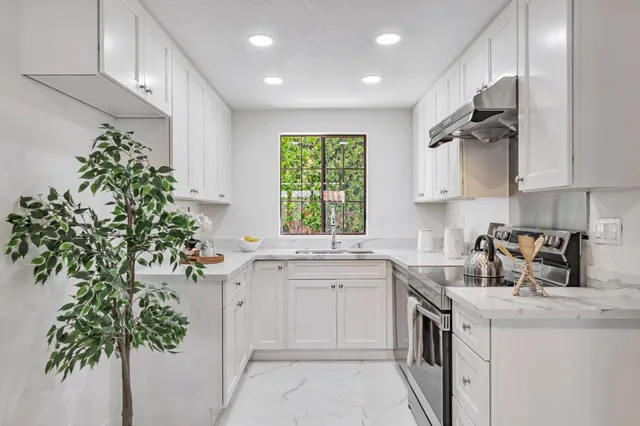 $1,325,000 | 19972 Portal Plaza, Cupertino, CA 95014