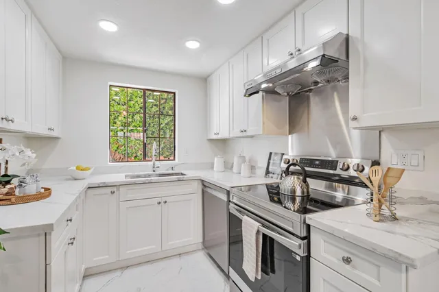 $1,325,000 | 19972 Portal Plaza, Cupertino, CA 95014