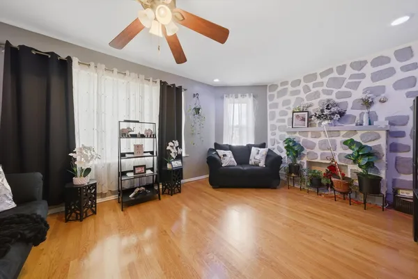 $509,900 | 1025 North Trumbull Avenue, Chicago, IL 60651