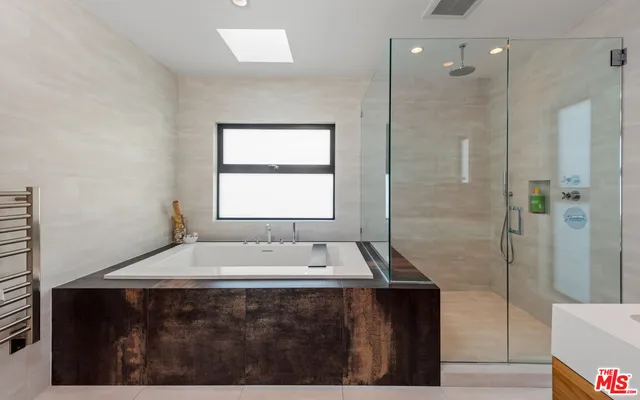 a view of entryway and hall